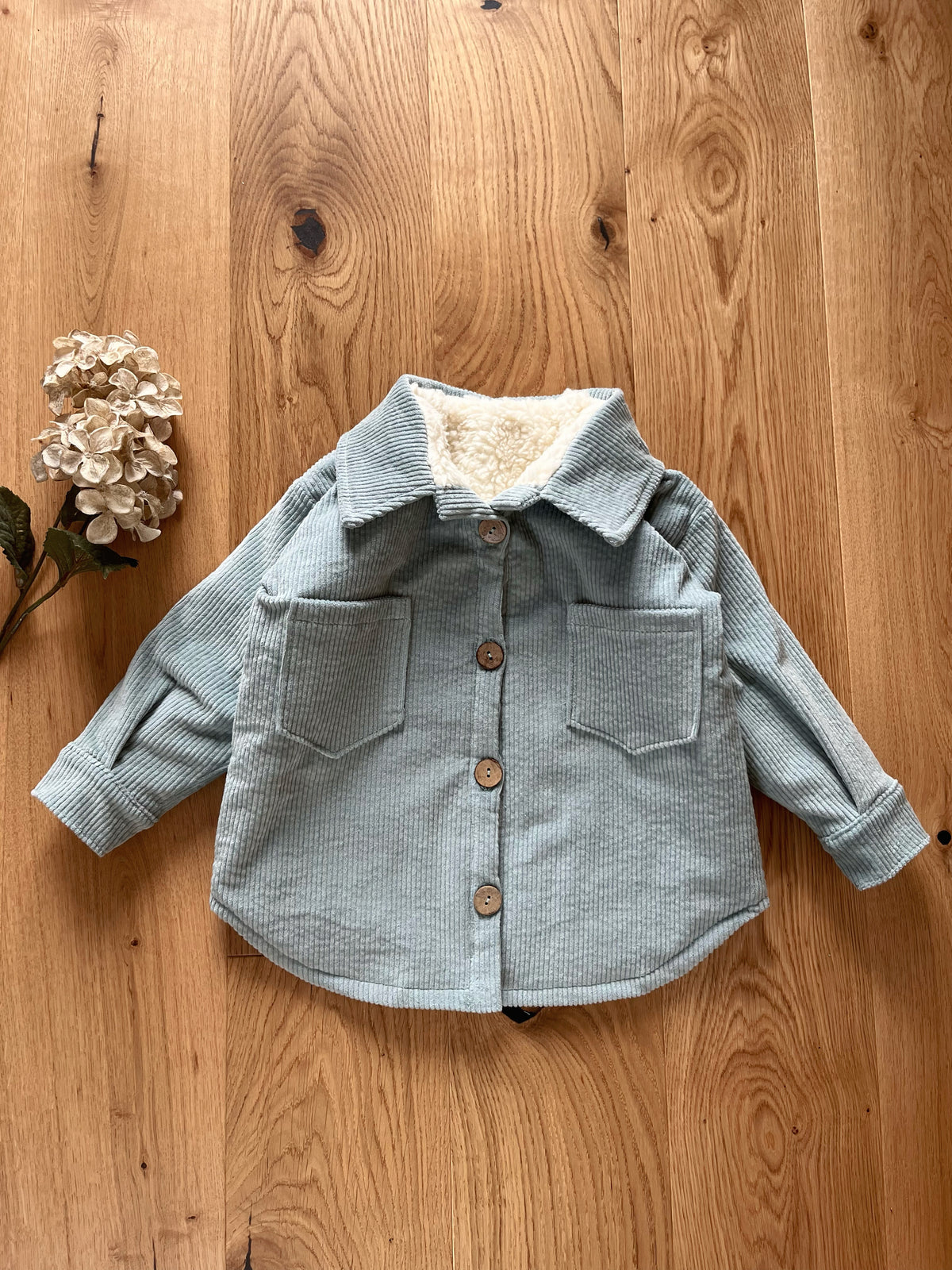 Oversize Cord Hemdjacke mit Kragen Mint