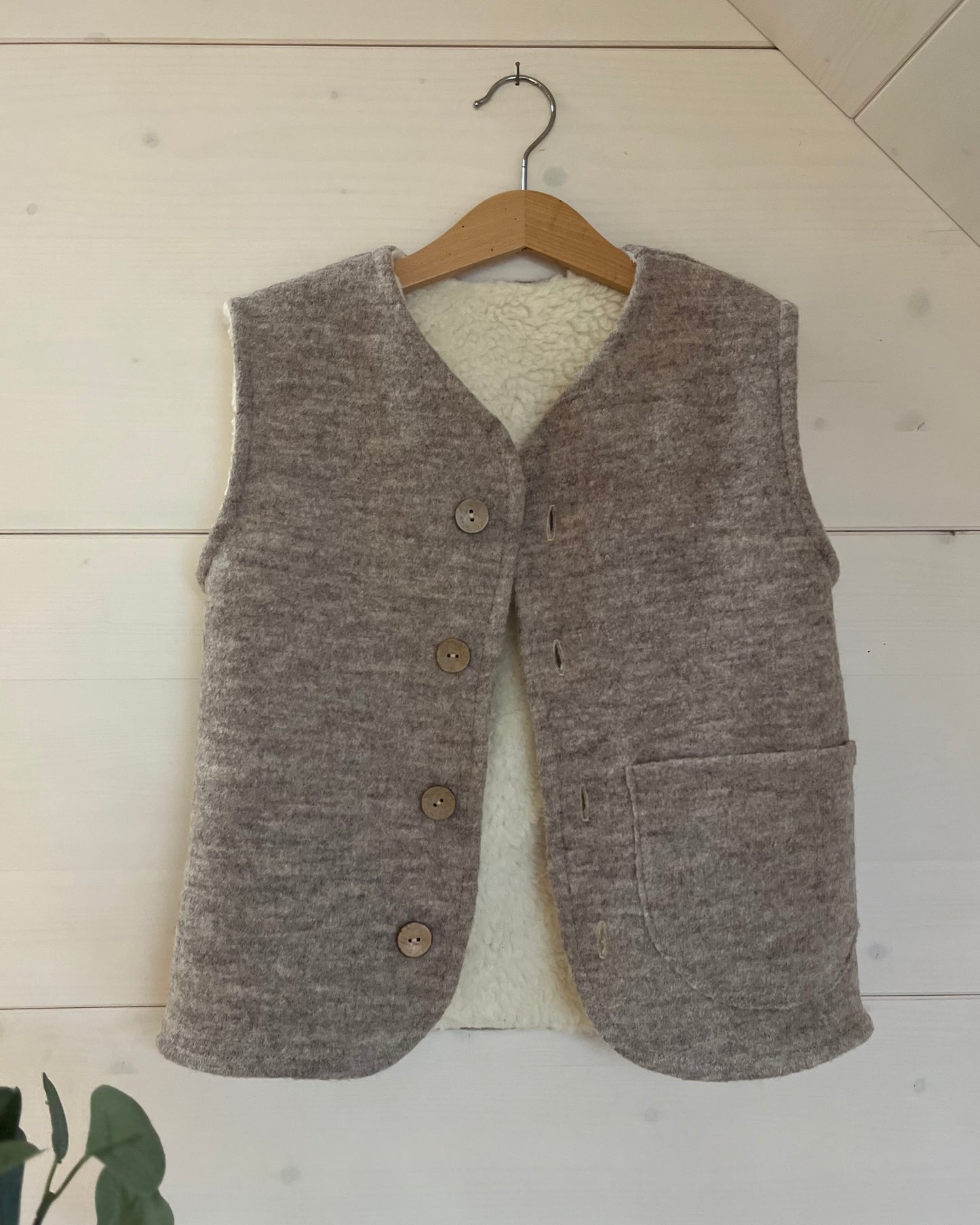 Wollwalk-Weste mit Knöpfen „Beige“